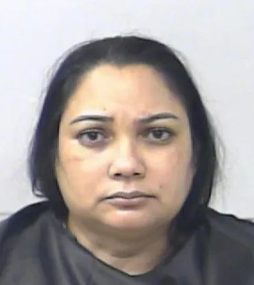 天弘忧配 美国一女子在自家后院“黑医美”致顾客面瘫，非法行医被捕