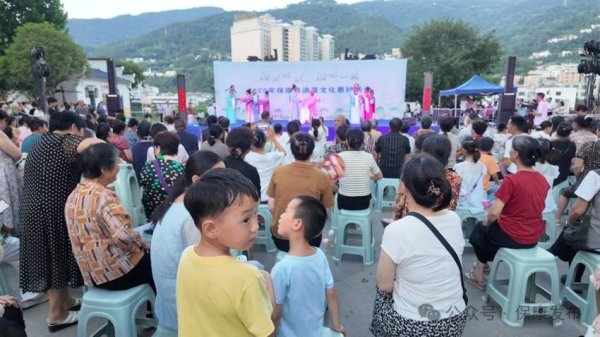 智云理财 戏台搭到广场上！保康县消夏文化惠民活动火热开场